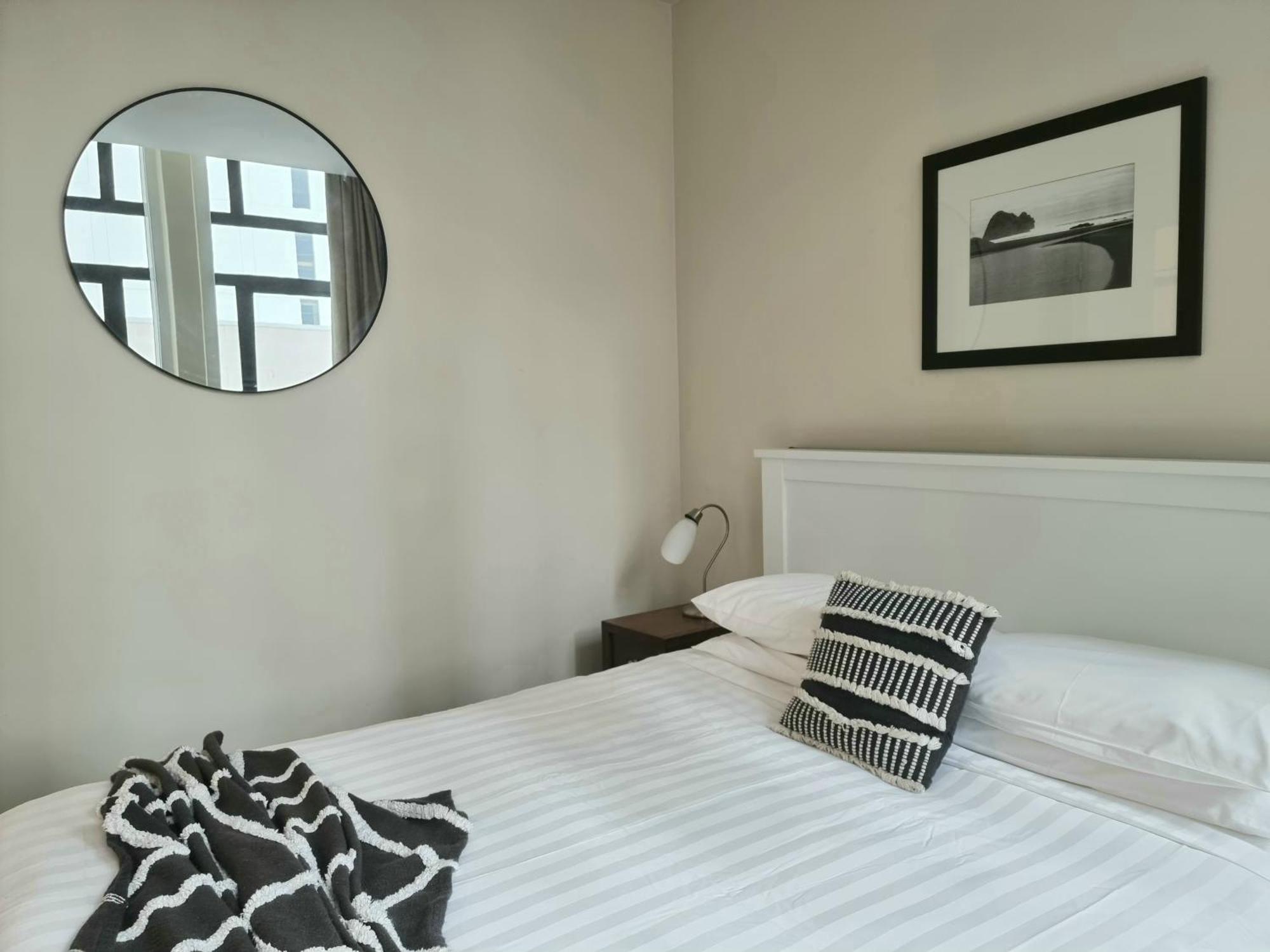 Urban Deco Apartment On Queen Street Auckland Pokoj fotografie