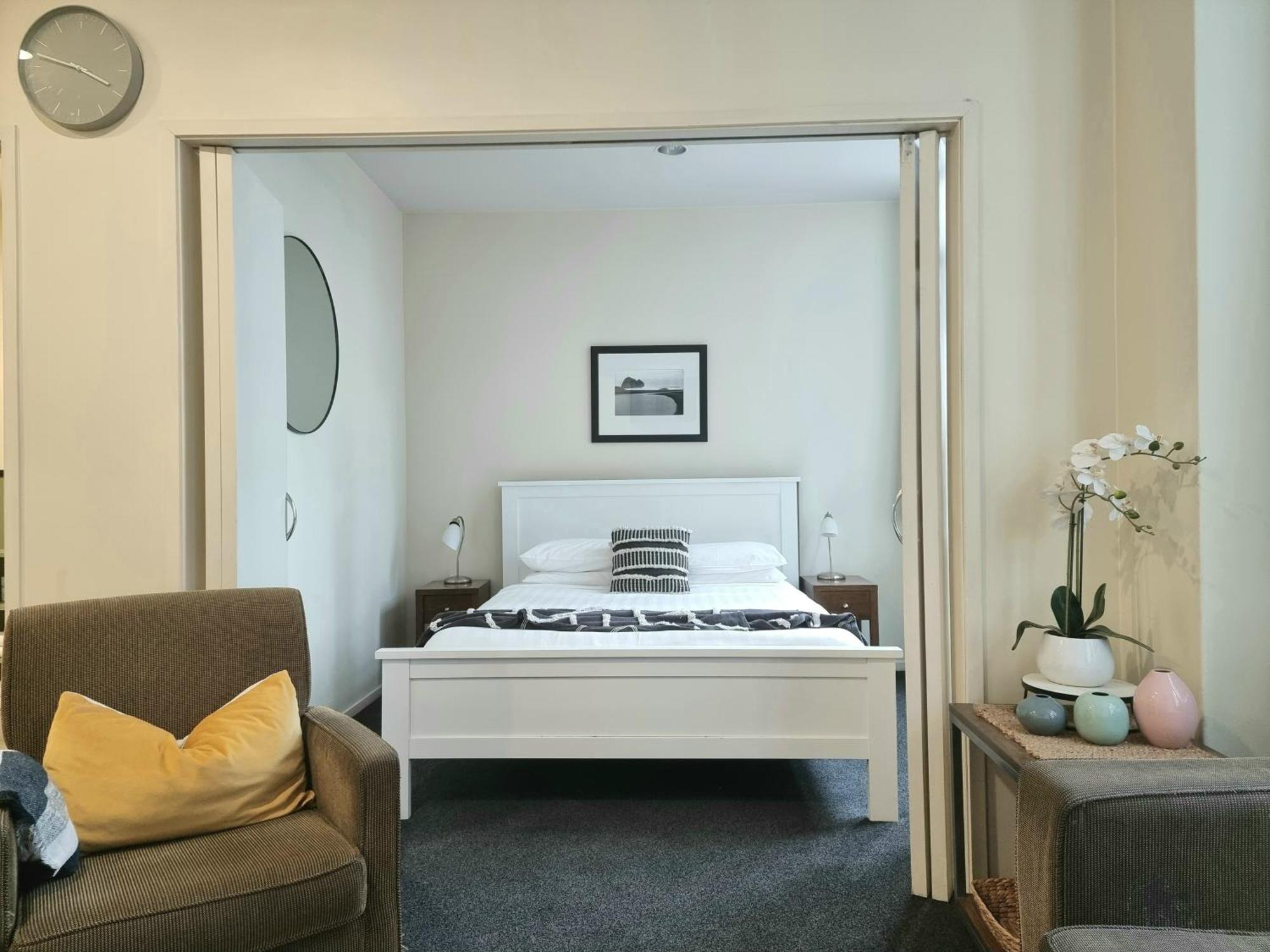 Urban Deco Apartment On Queen Street Auckland Pokoj fotografie