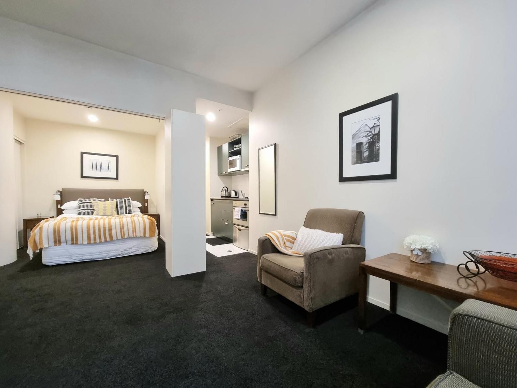 Urban Deco Apartment On Queen Street Auckland Pokoj fotografie